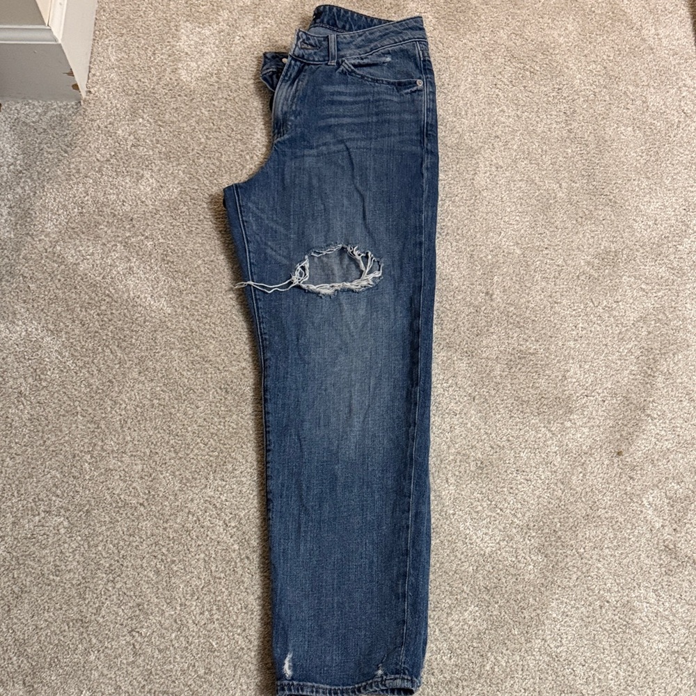 Express Mid Rise boyfriend Jeans